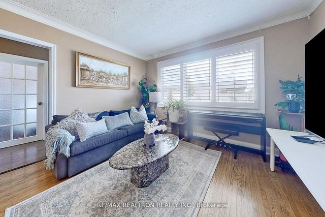 819 Ritson Rd S, House detached with 3 bedrooms, 2 bathrooms and 5 parking in Oshawa ON | Image 37