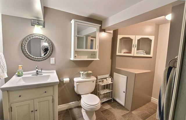 88 Donald St, House detached with 3 bedrooms, 2 bathrooms and 4 parking in Barrie ON | Image 8