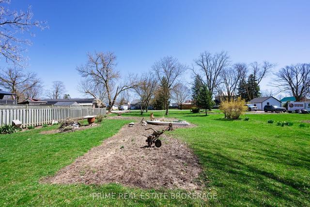 262 Prince Arthur St, House detached with 2 bedrooms, 1 bathrooms and 2 parking in South Huron ON | Image 27