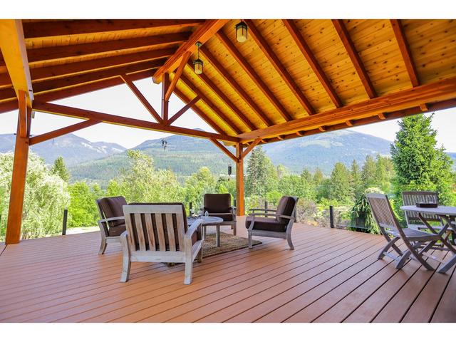 6890 Harrop Procter Road, House detached with 3 bedrooms, 3 bathrooms and 8 parking in Central Kootenay E BC | Image 19
