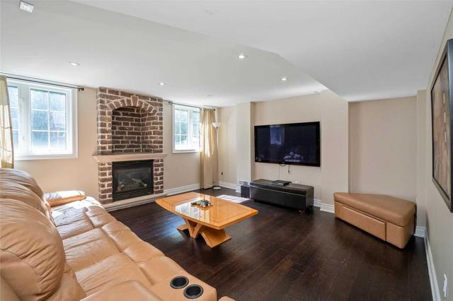 33 Sisley Cres, House detached with 4 bedrooms, 4 bathrooms and 4 parking in Vaughan ON | Image 16