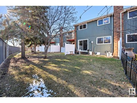 13411 40 St Nw, House attached with 3 bedrooms, 1 bathrooms and null parking in Edmonton AB | Card Image