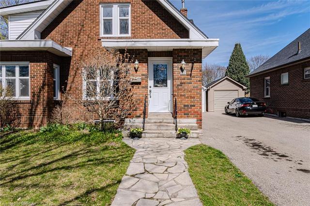 11 Devonshire Avenue, House detached with 3 bedrooms, 1 bathrooms and 4 parking in Brantford ON | Image 34