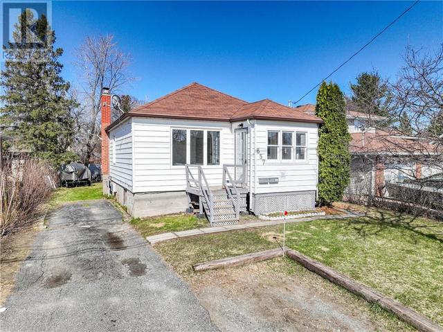 657 Churchill Avenue, House detached with 4 bedrooms, 2 bathrooms and null parking in Greater Sudbury ON | Image 1
