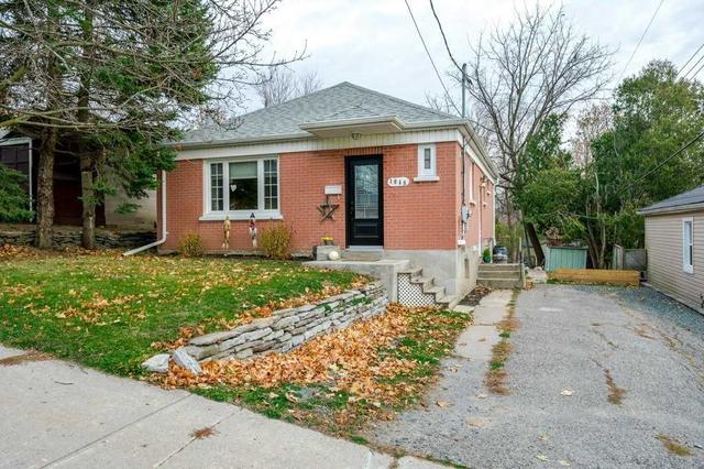 1048 Ford St, House detached with 3 bedrooms, 2 bathrooms and 3 parking in Peterborough ON | Image 1