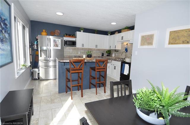 2186 5th Avenue W, House detached with 2 bedrooms, 1 bathrooms and 4 parking in Owen Sound ON | Image 34
