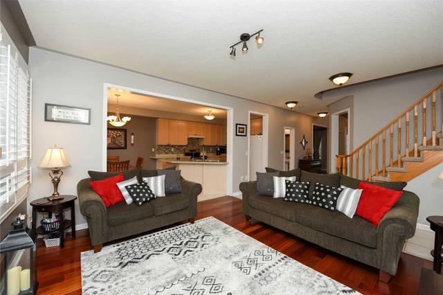 22 Binnery Dr, House detached with 4 bedrooms, 4 bathrooms and 7 parking in Brampton ON | Image 3