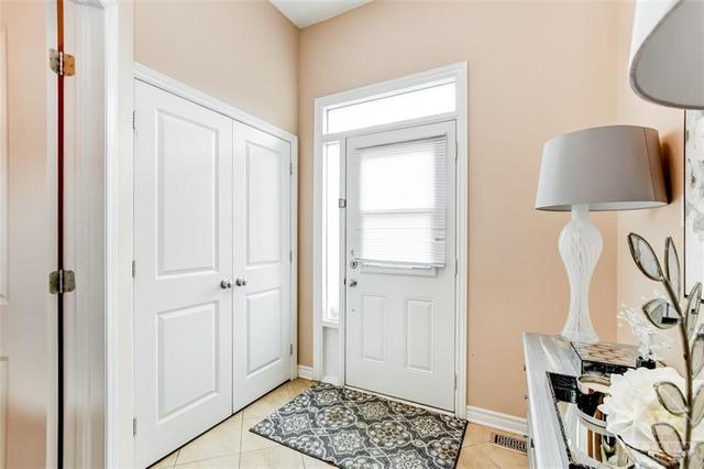 112 Whispering Winds Way, Townhouse with 3 bedrooms, 3 bathrooms and 3 parking in Ottawa ON | Image 2