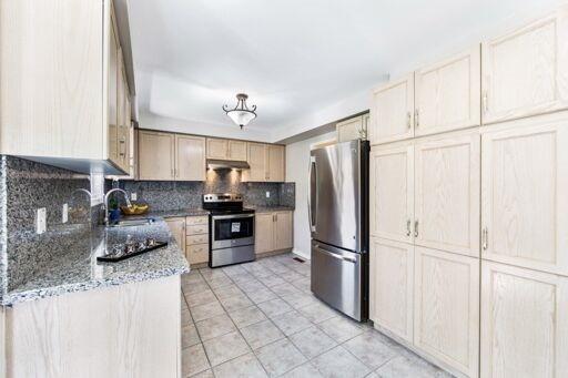51 Lockwood Rd, House detached with 3 bedrooms, 4 bathrooms and 2 parking in Brampton ON | Image 6