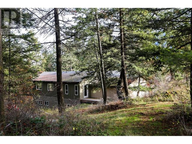 4598 Cedar Hill Road, House detached with 5 bedrooms, 2 bathrooms and 2 parking in Columbia Shuswap D BC | Image 33