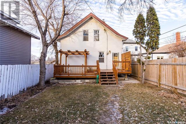 209 8th Street W, House detached with 4 bedrooms, 2 bathrooms and null parking in Saskatoon SK | Image 40