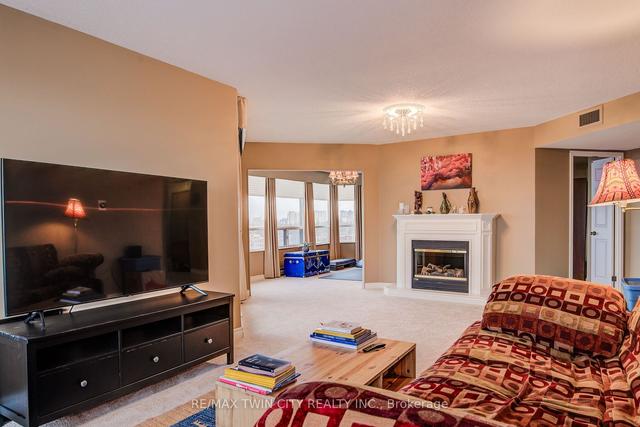 1105 - 4 Willow St, Condo with 2 bedrooms, 2 bathrooms and 2 parking in Waterloo ON | Image 3