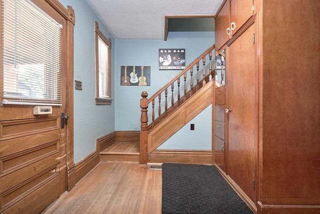44 Brock St, House detached with 4 bedrooms, 2 bathrooms and 7 parking in Barrie ON | Image 18