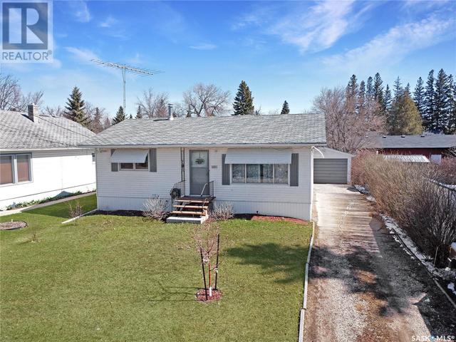 605 Routledge Street, House detached with 2 bedrooms, 2 bathrooms and null parking in Indian Head SK | Image 1