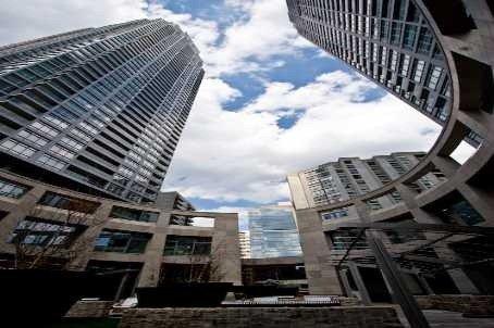 lph5303 - 2191 Yonge St, Condo with 3 bedrooms, 3 bathrooms and 2 parking in Toronto ON | Image 2