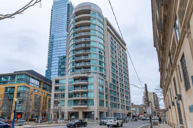 1002 - 8 Scollard St, Condo with 2 bedrooms, 2 bathrooms and 1 parking in Toronto ON | Image 1