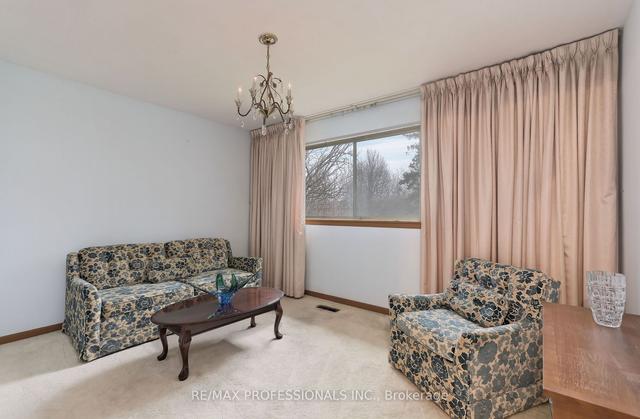 7 Ivybridge Dr, House detached with 3 bedrooms, 2 bathrooms and 6 parking in Toronto ON | Image 11