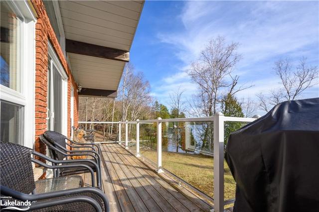 562 & 568 Waseosa Lake Road East Road, House detached with 3 bedrooms, 1 bathrooms and 6 parking in Huntsville ON | Image 8