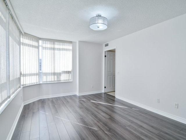 2103 - 35 Kingsbridge Garden Circ, Condo with 3 bedrooms, 2 bathrooms and 1 parking in Mississauga ON | Image 15