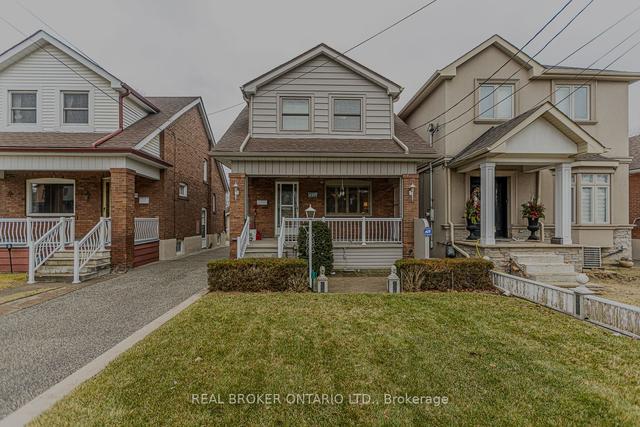 107 Foxwell St, House detached with 3 bedrooms, 2 bathrooms and 4 parking in Toronto ON | Image 12