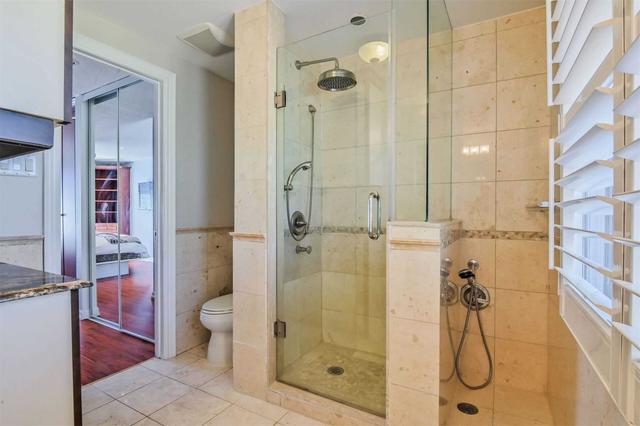 42 Protea Gdns, House attached with 3 bedrooms, 3 bathrooms and 2 parking in Toronto ON | Image 26
