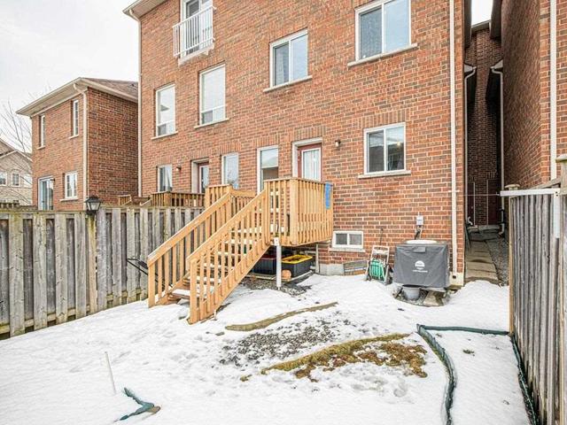64 Revelstoke Cres, House attached with 3 bedrooms, 4 bathrooms and 3 parking in Richmond Hill ON | Image 32