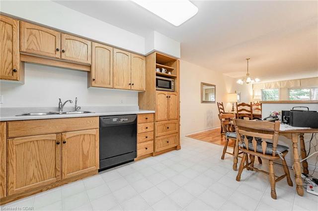 14 Beechlawn Boulevard, House attached with 2 bedrooms, 2 bathrooms and 2 parking in Guelph ON | Image 12