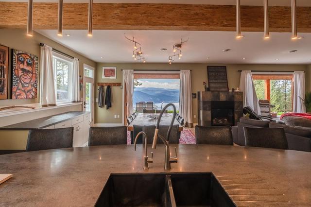 1278 Spiller Road, House detached with 5 bedrooms, 5 bathrooms and 2 parking in Okanagan Similkameen E BC | Image 7