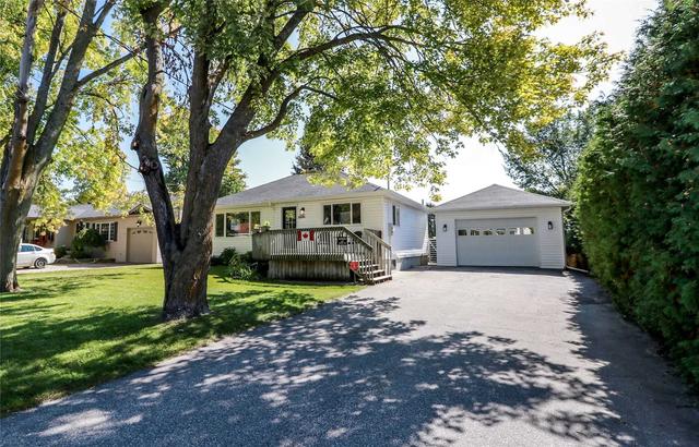 2091 Victoria St, House detached with 2 bedrooms, 2 bathrooms and 7 parking in Innisfil ON | Image 1