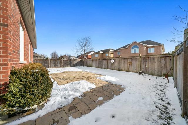 1365 Maddock Dr, House detached with 3 bedrooms, 4 bathrooms and 8 parking in Oshawa ON | Image 25