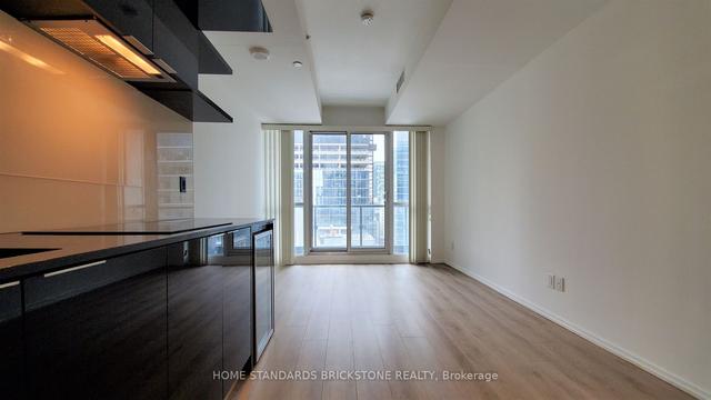 1805 - 70 Temperance St, Condo with 0 bedrooms, 1 bathrooms and 0 parking in Toronto ON | Image 6