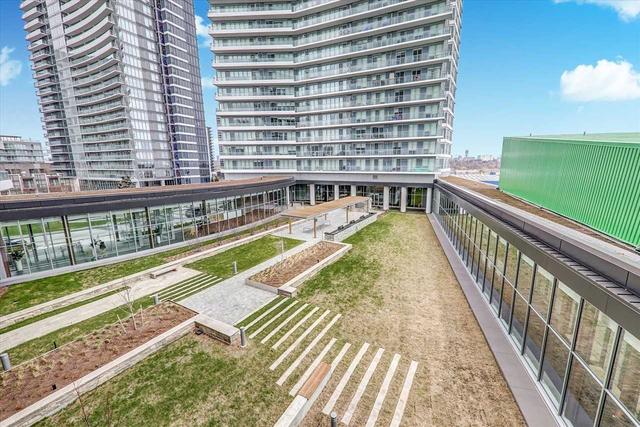308 - 117 Mcmahon Dr, Condo with 2 bedrooms, 2 bathrooms and 1 parking in Toronto ON | Image 8