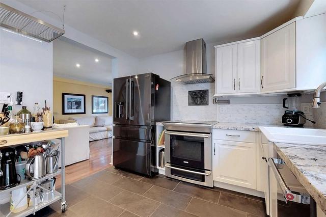 168 Oliver Lane, House detached with 3 bedrooms, 3 bathrooms and 6 parking in Vaughan ON | Image 7
