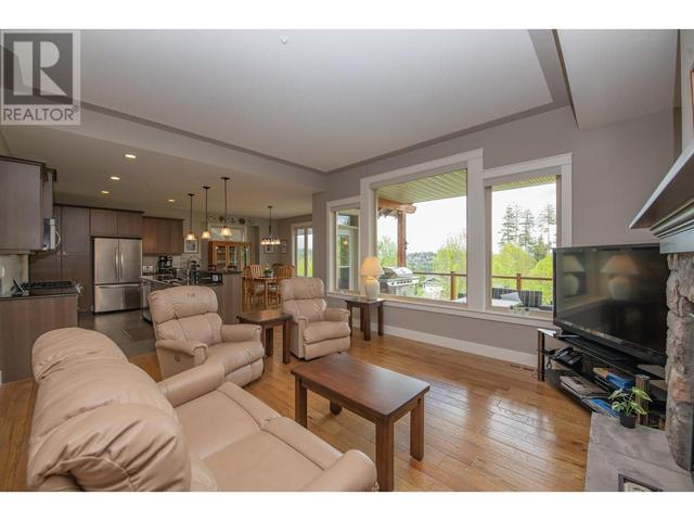427 Longspoon Drive, House detached with 4 bedrooms, 3 bathrooms and 4 parking in Vernon BC | Image 27