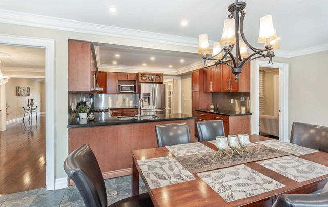2118 Kempton Park Dr, House detached with 4 bedrooms, 5 bathrooms and 5 parking in Mississauga ON | Image 3