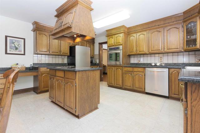 164 Wedgewood Dr, House detached with 4 bedrooms, 4 bathrooms and 6 parking in Toronto ON | Image 8