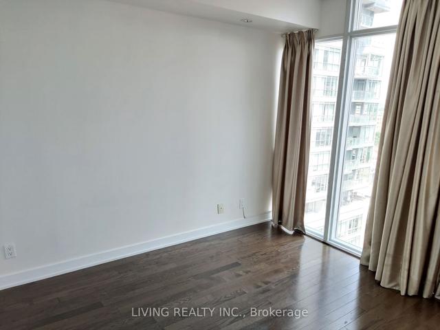 uph11 - 21 Nelson St, Condo with 1 bedrooms, 2 bathrooms and 1 parking in Toronto ON | Image 2