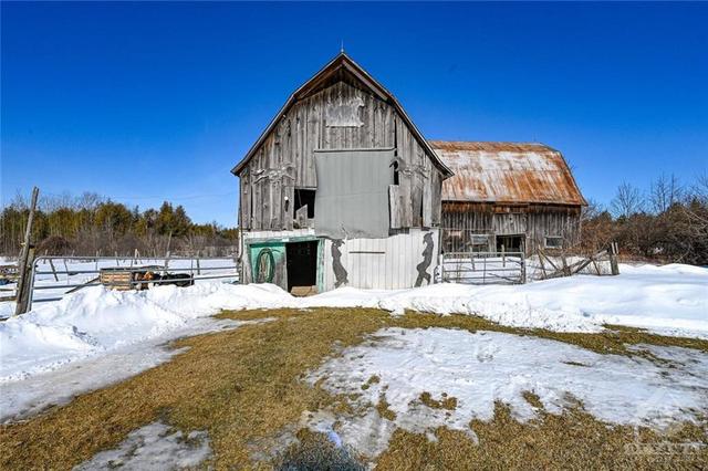 1671 County Rd 43 Road, House detached with 3 bedrooms, 2 bathrooms and 15 parking in North Grenville ON | Image 27