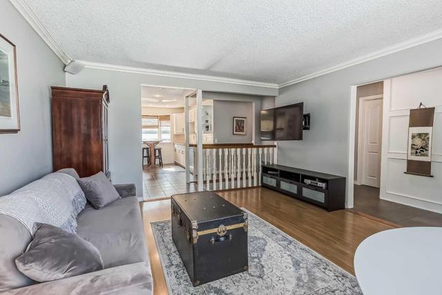 8011 Huntington Street Ne, House detached with 4 bedrooms, 2 bathrooms and 2 parking in Calgary AB | Image 7
