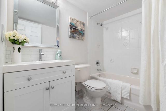 1611 - 22 Olive Ave, Condo with 1 bedrooms, 1 bathrooms and 1 parking in Toronto ON | Image 5