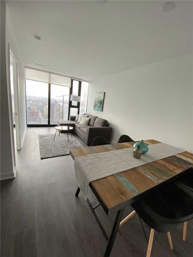 2511 - 188 Cumberland St, Condo with 1 bedrooms, 1 bathrooms and null parking in Toronto ON | Image 2