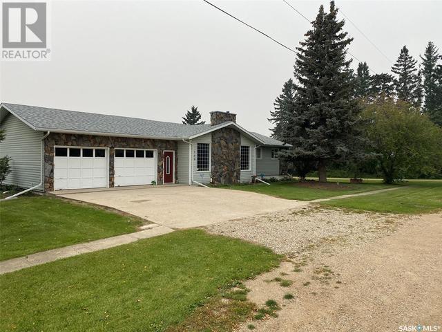 329 1st Avenue, House detached with 3 bedrooms, 3 bathrooms and null parking in St. Benedict SK | Image 1