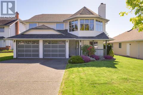 1292 Layritz Pl, House detached with 4 bedrooms, 4 bathrooms and 2 parking in Saanich BC | Card Image