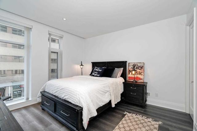 th 16 - 1086 Bay St, Townhouse with 3 bedrooms, 4 bathrooms and 2 parking in Toronto ON | Image 20