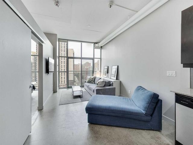 1001 - 2 Fieldway Rd, Condo with 2 bedrooms, 2 bathrooms and 1 parking in Toronto ON | Image 3
