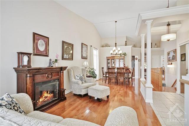 40 Sable Run Drive, Townhouse with 3 bedrooms, 3 bathrooms and 4 parking in Ottawa ON | Image 5