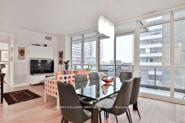 505 - 30 Roehampton Ave, Condo with 2 bedrooms, 2 bathrooms and 0 parking in Toronto ON | Image 1