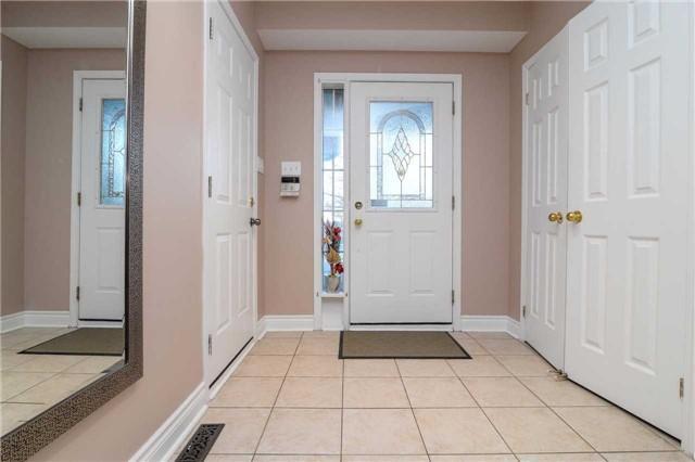 862 Stonehaven Ave, House detached with 3 bedrooms, 4 bathrooms and 4 parking in Newmarket ON | Image 2