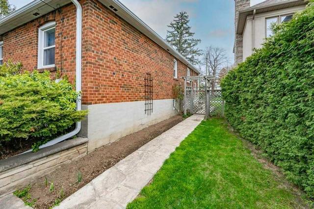 3 Carysfort Rd, House detached with 2 bedrooms, 2 bathrooms and 5 parking in Toronto ON | Image 32
