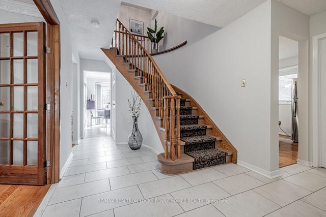 1 Marion Cres, House detached with 4 bedrooms, 3 bathrooms and 6 parking in Markham ON | Image 23